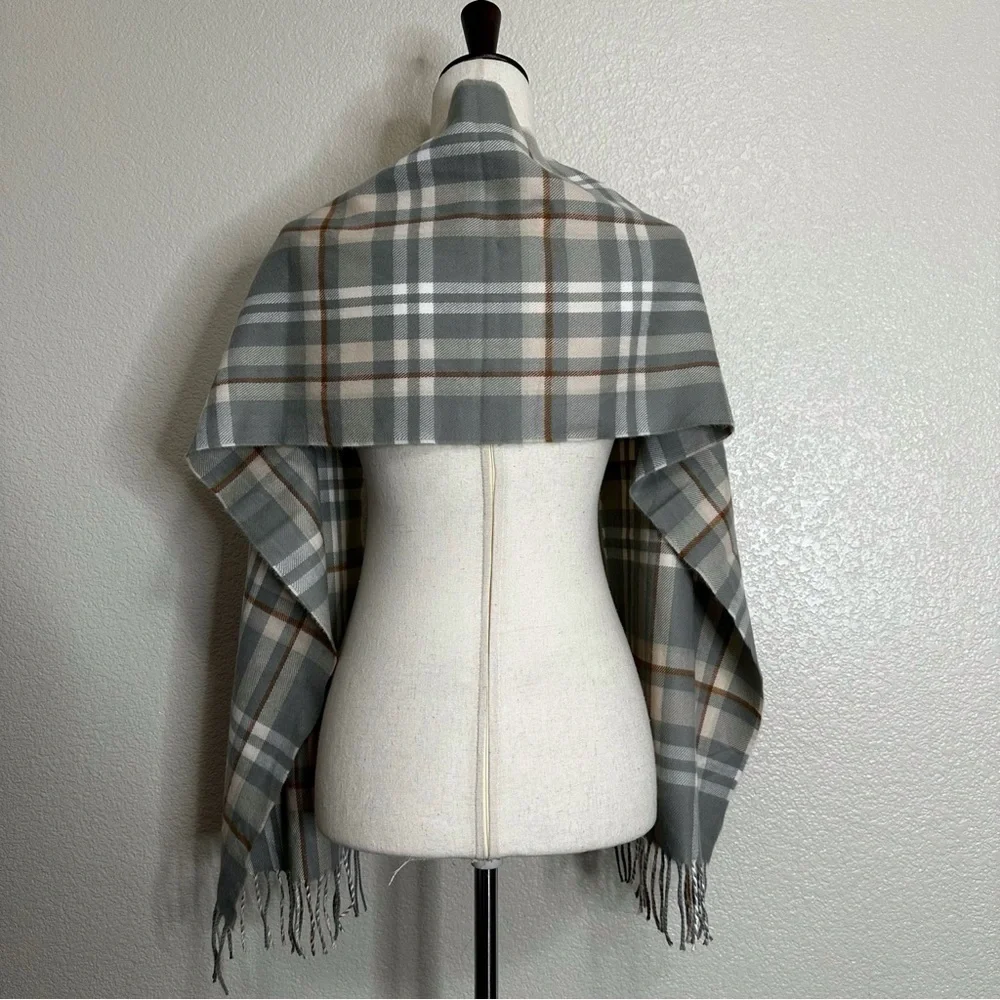 NWOT 100% Cashmere Germany Gray Plaid Scarf